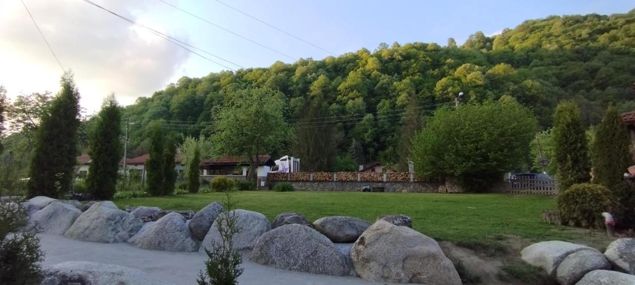 Къща За Гости Джонсън Ribarica Exterior photo